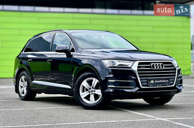 Внедорожник / Кроссовер Audi Q7 2015 в 