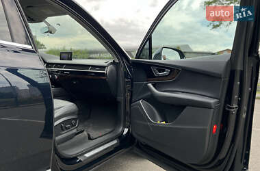 Внедорожник / Кроссовер Audi Q7 2015 в 