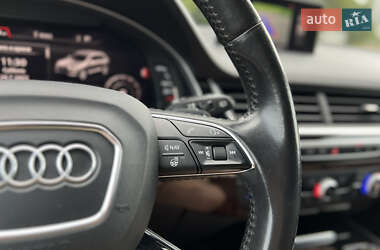 Внедорожник / Кроссовер Audi Q7 2015 в 