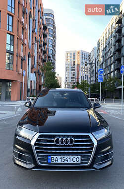Позашляховик / Кросовер Audi Q7 2017 в Києві
