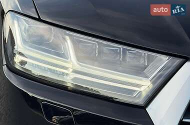 Внедорожник / Кроссовер Audi Q7 2017 в 
