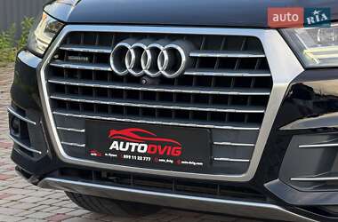 Внедорожник / Кроссовер Audi Q7 2017 в 