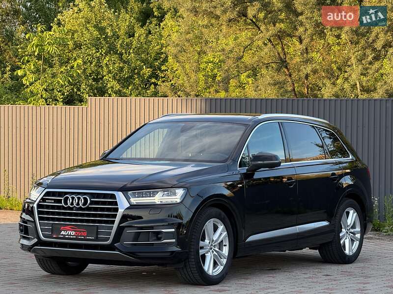Позашляховик / Кросовер Audi Q7 2017 в Луцьку