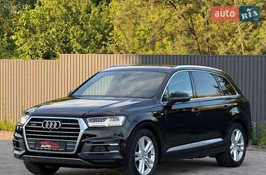 Внедорожник / Кроссовер Audi Q7 2017 в 