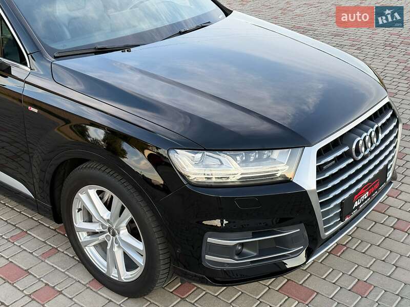 Позашляховик / Кросовер Audi Q7 2017 в Луцьку