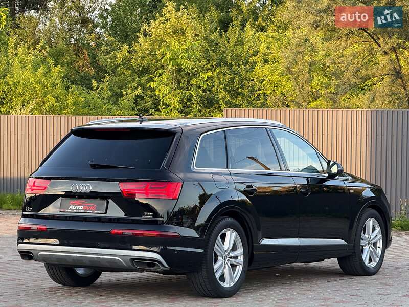 Позашляховик / Кросовер Audi Q7 2017 в Луцьку