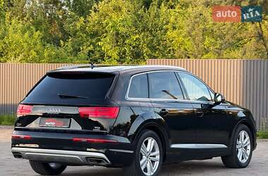 Внедорожник / Кроссовер Audi Q7 2017 в 