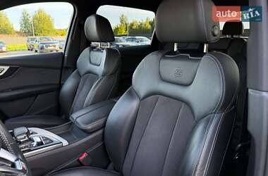 Внедорожник / Кроссовер Audi Q7 2017 в 