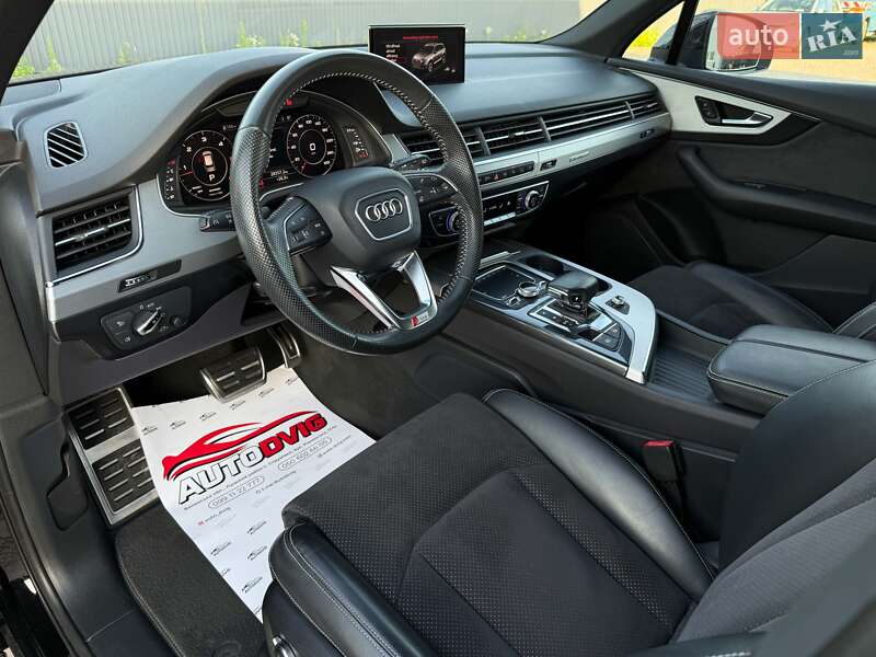 Позашляховик / Кросовер Audi Q7 2017 в Луцьку