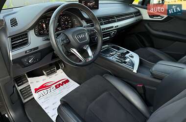 Внедорожник / Кроссовер Audi Q7 2017 в 