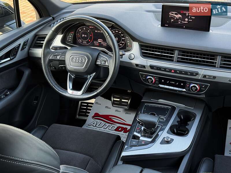 Позашляховик / Кросовер Audi Q7 2017 в Луцьку