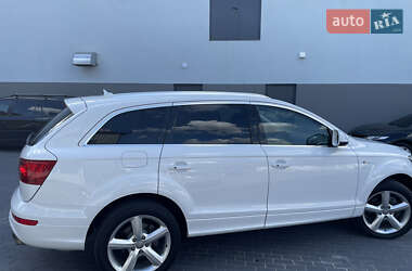 Внедорожник / Кроссовер Audi Q7 2015 в 