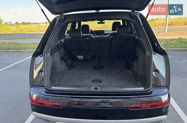 Внедорожник / Кроссовер Audi Q7 2018 в 