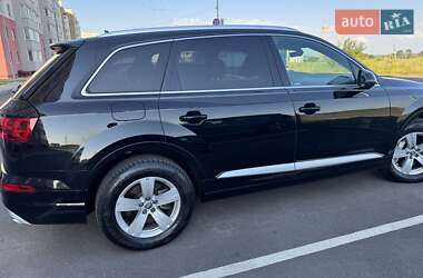 Внедорожник / Кроссовер Audi Q7 2018 в 
