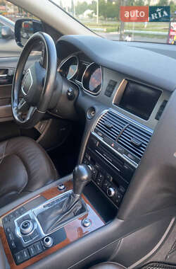 Внедорожник / Кроссовер Audi Q7 2011 в 