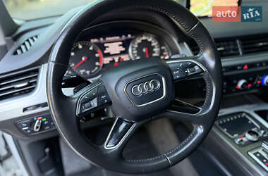 Внедорожник / Кроссовер Audi Q7 2015 в 