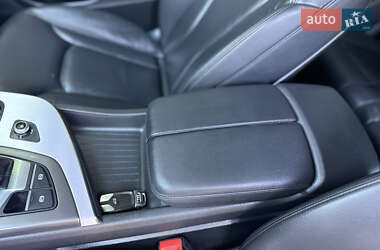 Внедорожник / Кроссовер Audi Q7 2015 в 