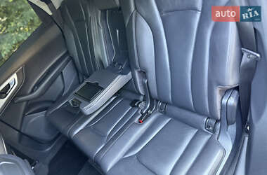 Внедорожник / Кроссовер Audi Q7 2015 в 