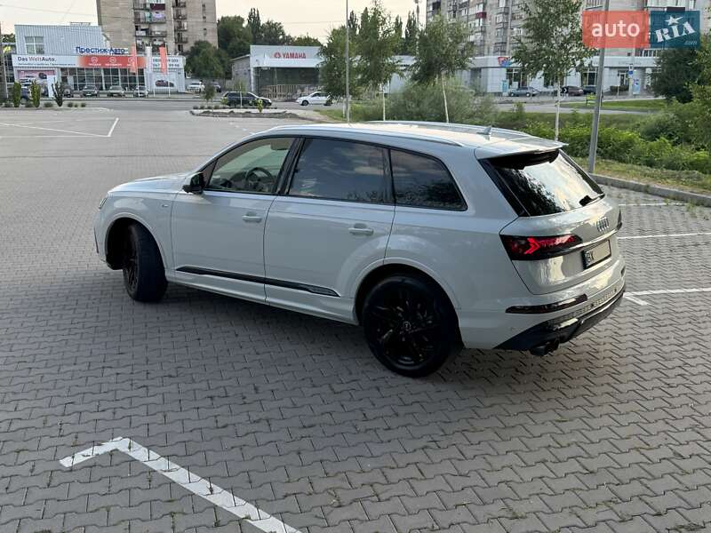 Позашляховик / Кросовер Audi Q7 2020 в Хмельницькому