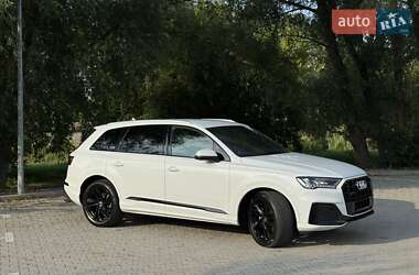 Внедорожник / Кроссовер Audi Q7 2020 в 