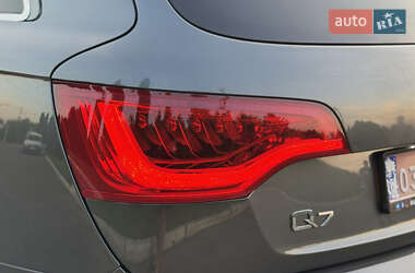 Внедорожник / Кроссовер Audi Q7 2013 в 