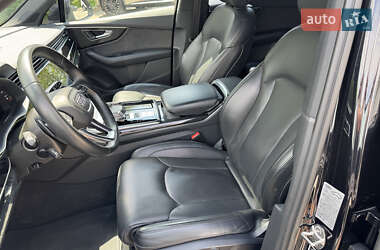 Внедорожник / Кроссовер Audi Q7 2020 в 