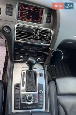 Внедорожник / Кроссовер Audi Q7 2007 в 