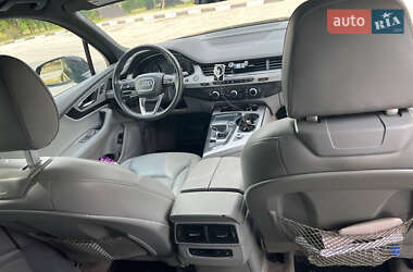 Внедорожник / Кроссовер Audi Q7 2017 в 