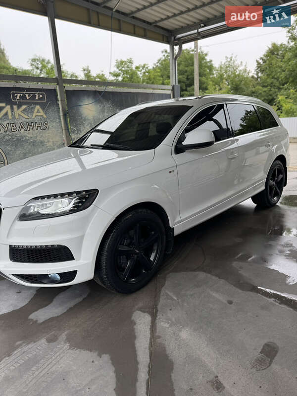 Позашляховик / Кросовер Audi Q7 2014 в Чорткові