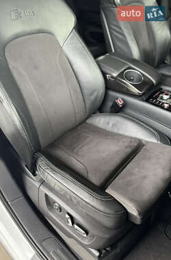 Внедорожник / Кроссовер Audi Q7 2014 в 