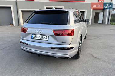 Позашляховик / Кросовер Audi Q7 2016 в 