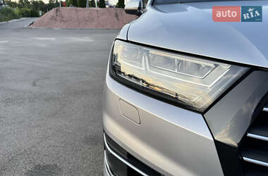 Позашляховик / Кросовер Audi Q7 2016 в 
