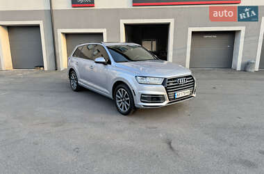 Позашляховик / Кросовер Audi Q7 2016 в 