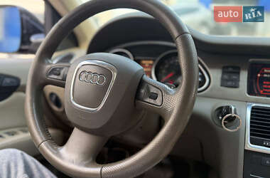 Внедорожник / Кроссовер Audi Q7 2007 в 