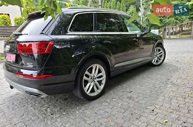 Внедорожник / Кроссовер Audi Q7 2016 в 