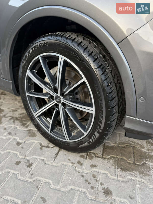 Позашляховик / Кросовер Audi Q7 2021 в Києві