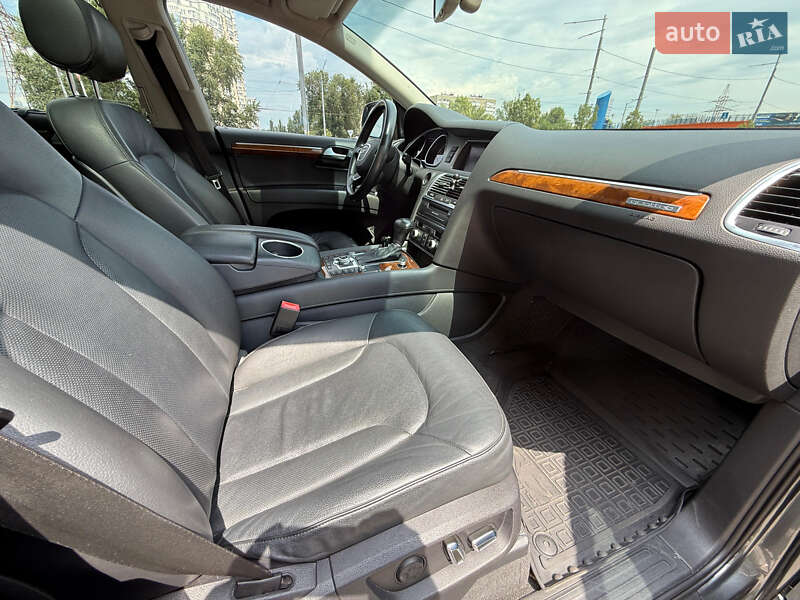 Внедорожник / Кроссовер Audi Q7 2014 в Киеве