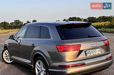 Внедорожник / Кроссовер Audi Q7 2017 в 