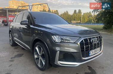 Внедорожник / Кроссовер Audi Q7 2021 в 