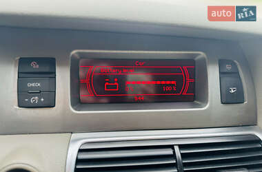 Внедорожник / Кроссовер Audi Q7 2006 в 