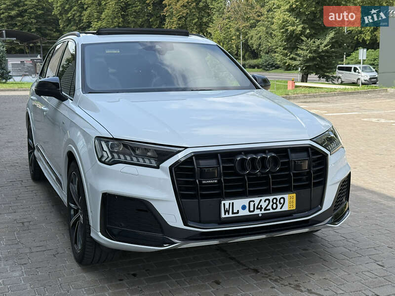 Внедорожник / Кроссовер Audi Q7 2020 в 
