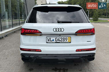 Внедорожник / Кроссовер Audi Q7 2020 в 