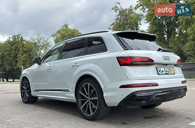 Внедорожник / Кроссовер Audi Q7 2020 в 