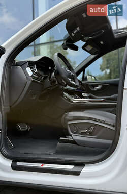 Внедорожник / Кроссовер Audi Q7 2020 в 