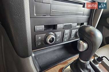 Внедорожник / Кроссовер Audi Q7 2010 в 