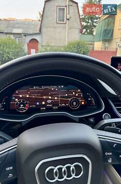 Внедорожник / Кроссовер Audi Q7 2016 в 
