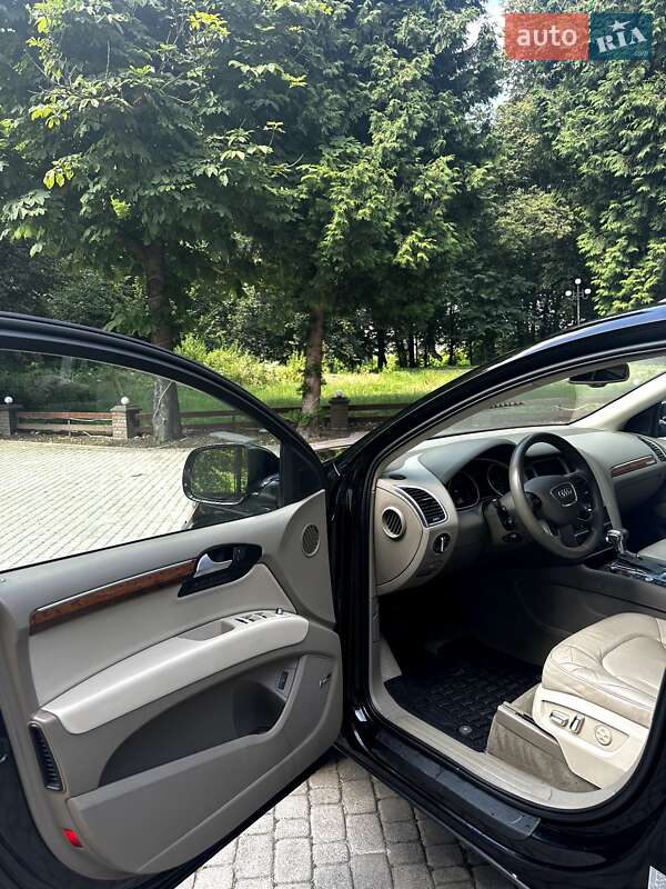 Внедорожник / Кроссовер Audi Q7 2013 в Самборе