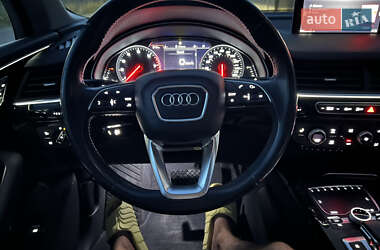 Внедорожник / Кроссовер Audi Q7 2016 в 