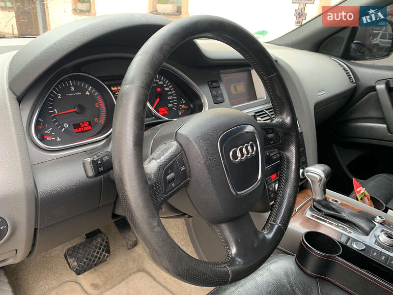 Внедорожник / Кроссовер Audi Q7 2006 в Надворной