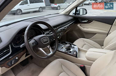Позашляховик / Кросовер Audi Q7 2017 в 